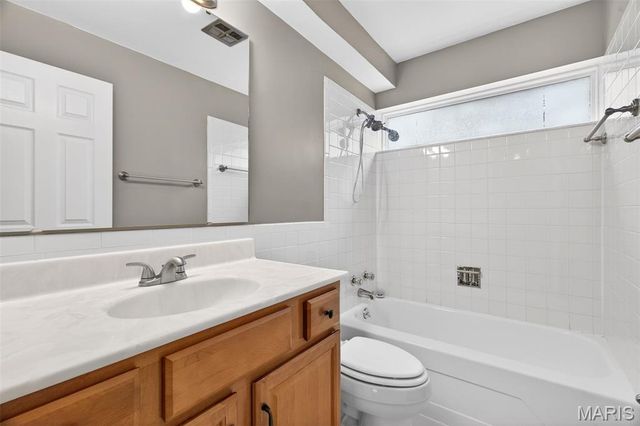 10865 Carroll Wood Way, St Louis, MO 63128