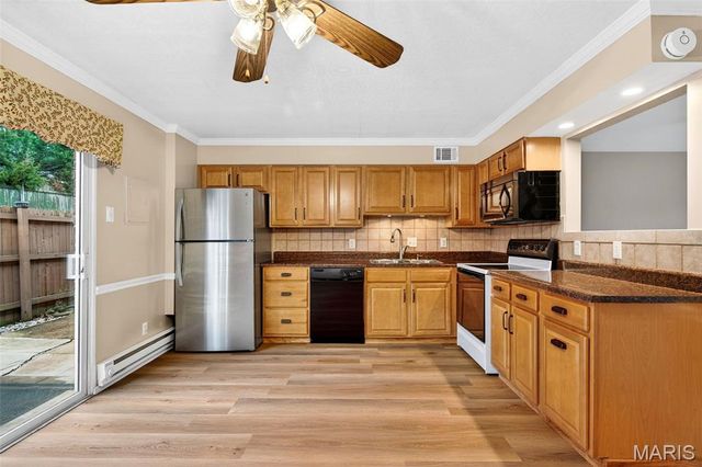 10865 Carroll Wood Way, St Louis, MO 63128