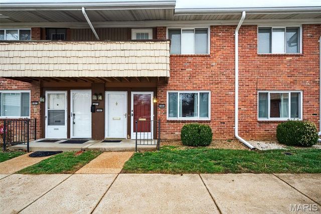 10865 Carroll Wood Way, St Louis, MO 63128