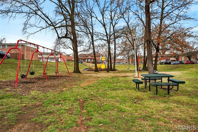 10865 Carroll Wood Way, St Louis, MO 63128