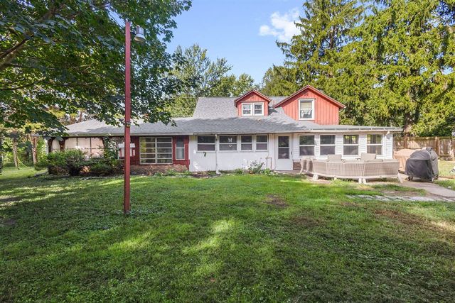 1515 N 11th Street, Niles, MI 49120