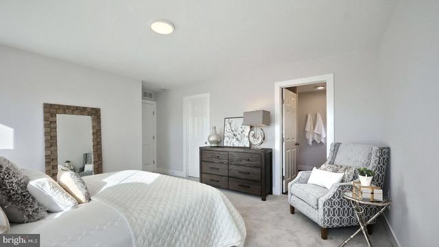 2505 HAWTHORNE DR, Harrisburg, PA 17110