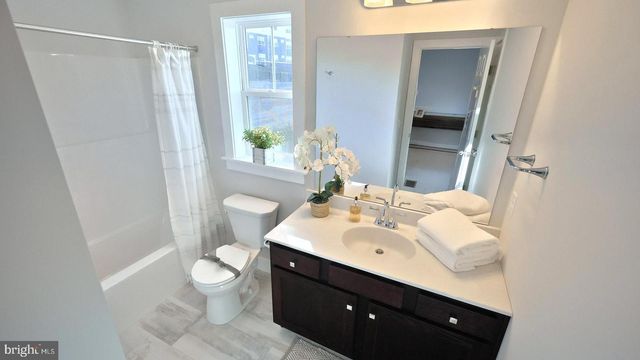 2505 HAWTHORNE DR, Harrisburg, PA 17110