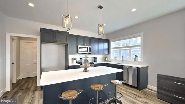 2505 HAWTHORNE DR, Harrisburg, PA 17110