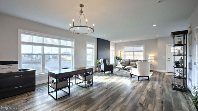 2505 HAWTHORNE DR, Harrisburg, PA 17110