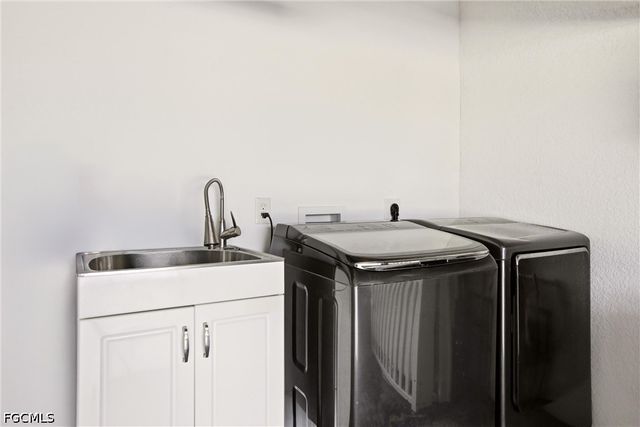 6608 Abbott ST, Fort Myers, FL 33966