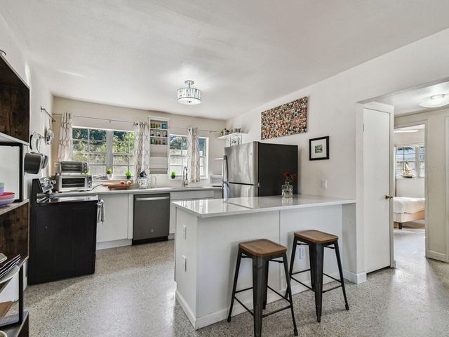 2901 W ELROD AVENUE, Tampa, FL 33611