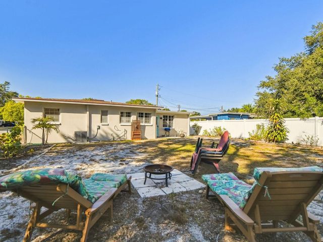 2901 W ELROD AVENUE, Tampa, FL 33611