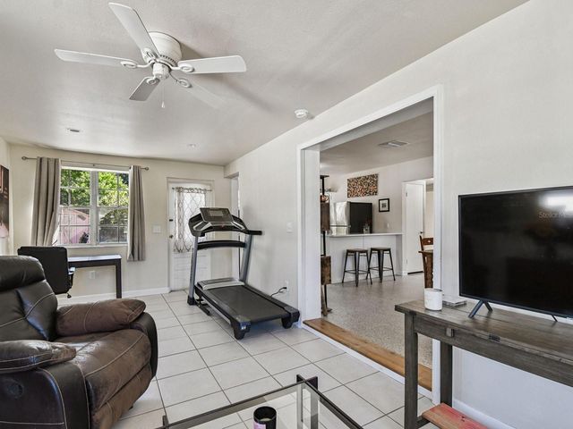 2901 W ELROD AVENUE, Tampa, FL 33611