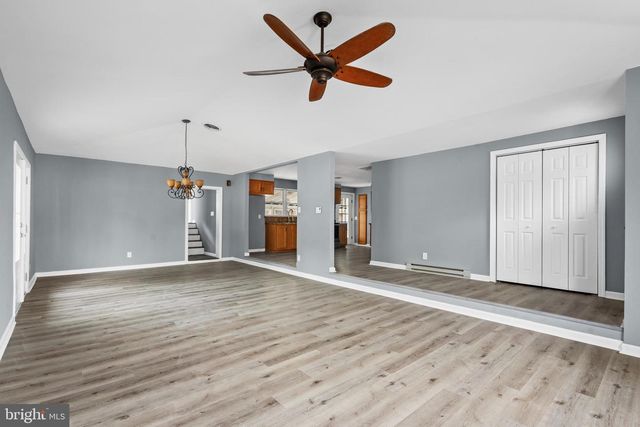 6 14TH ST, Williamstown, NJ 08094