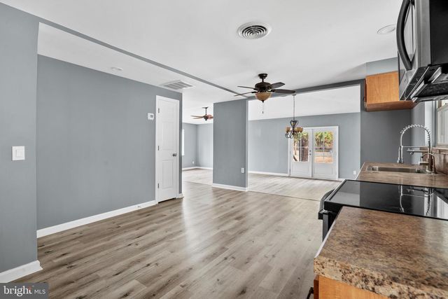 6 14TH ST, Williamstown, NJ 08094