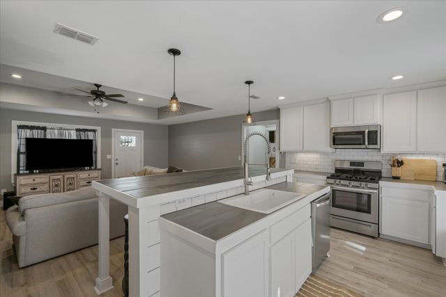 199 Briarwood Court, Van, TX 75790