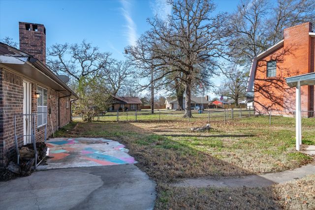 199 Briarwood Court, Van, TX 75790