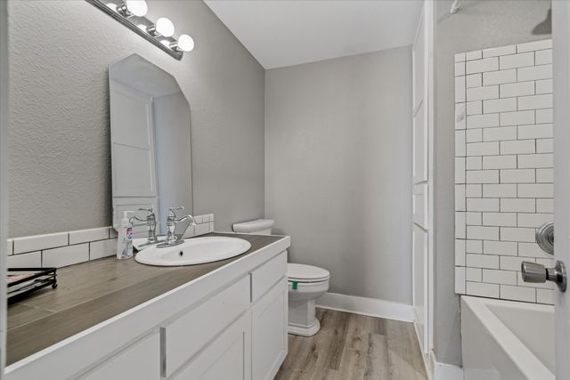 199 Briarwood Court, Van, TX 75790