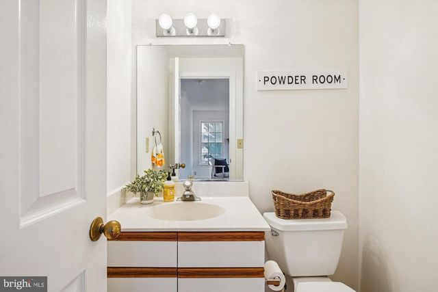 3233 CHRISLAND DR, Annapolis, MD 21403