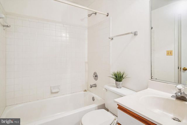 3233 CHRISLAND DR, Annapolis, MD 21403