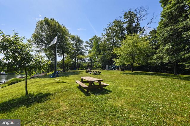 3233 CHRISLAND DR, Annapolis, MD 21403