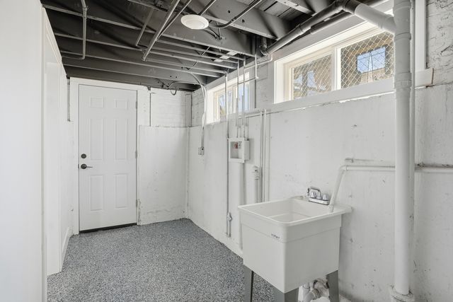 607 E 103rd Place, Chicago, IL 60628