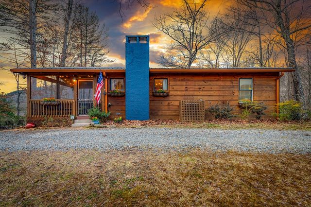 56 Fairy Cross Lane, Mineral Bluff, GA 30559