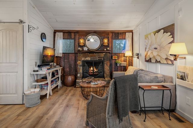 56 Fairy Cross Lane, Mineral Bluff, GA 30559