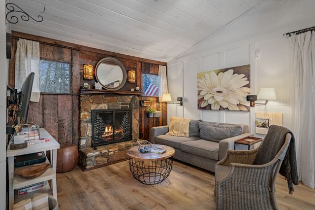 56 Fairy Cross Lane, Mineral Bluff, GA 30559