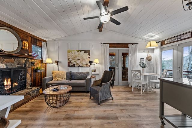 56 Fairy Cross Lane, Mineral Bluff, GA 30559