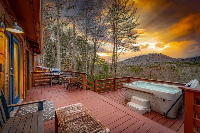 56 Fairy Cross Lane, Mineral Bluff, GA 30559