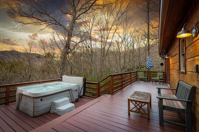 56 Fairy Cross Lane, Mineral Bluff, GA 30559