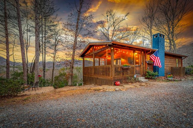 56 Fairy Cross Lane, Mineral Bluff, GA 30559