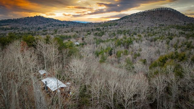 56 Fairy Cross Lane, Mineral Bluff, GA 30559