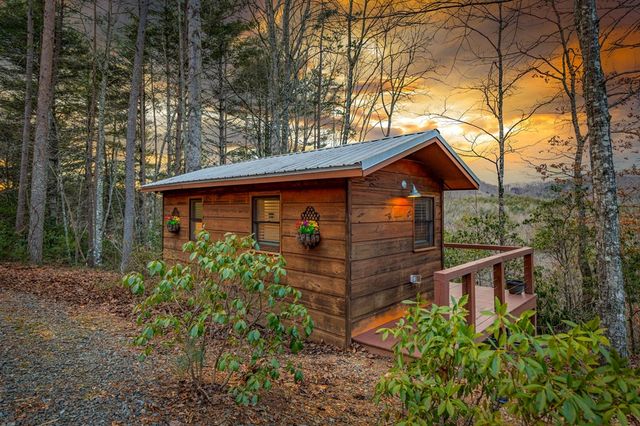 56 Fairy Cross Lane, Mineral Bluff, GA 30559