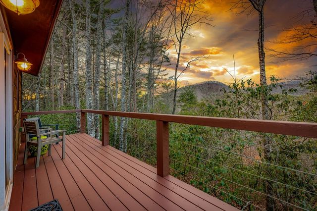 56 Fairy Cross Lane, Mineral Bluff, GA 30559