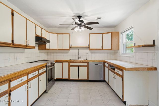 5221 Sardou Road, Wilmington, NC 28412