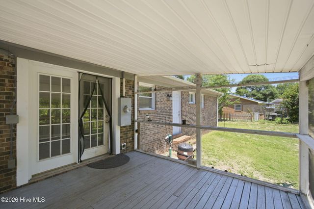 5221 Sardou Road, Wilmington, NC 28412