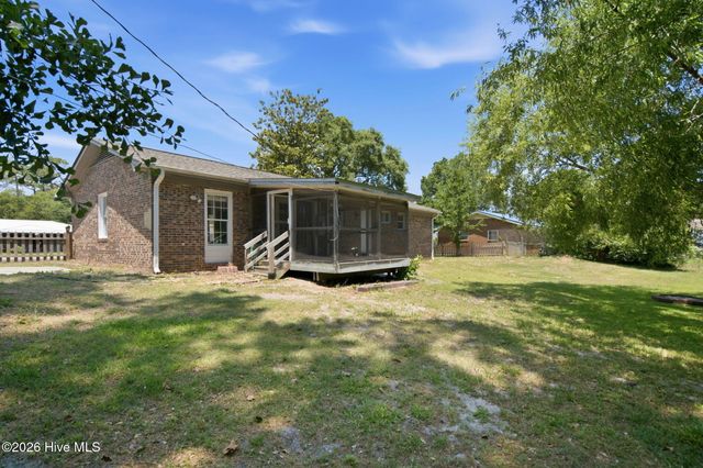 5221 Sardou Road, Wilmington, NC 28412