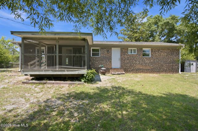 5221 Sardou Road, Wilmington, NC 28412
