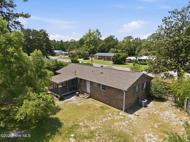 5221 Sardou Road, Wilmington, NC 28412