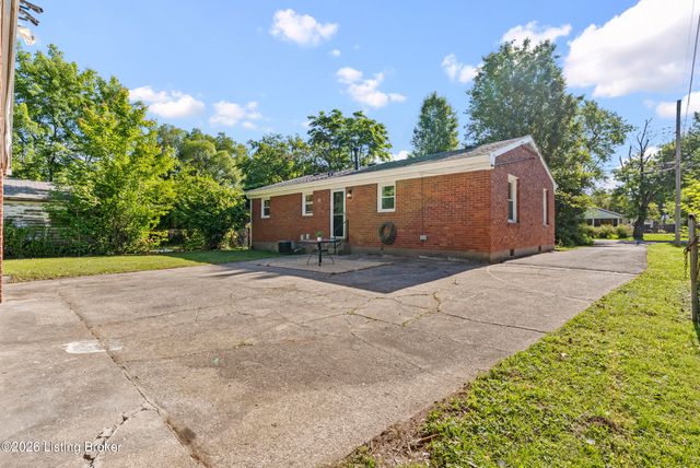 6120 Athens Dr, Louisville, KY 40219