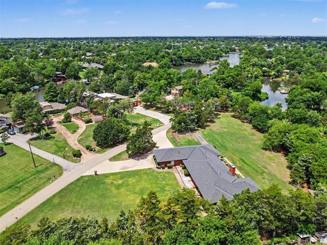 9600 Silver Lake Drive, Oklahoma City, OK 73162