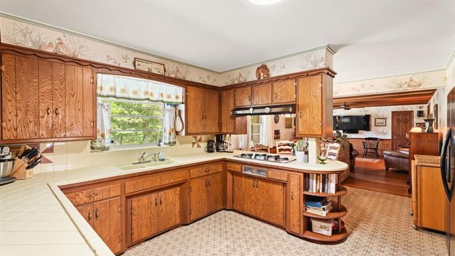 9600 Silver Lake Drive, Oklahoma City, OK 73162