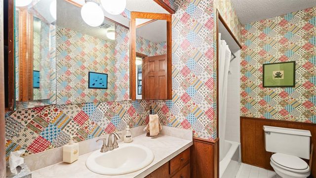 9600 Silver Lake Drive, Oklahoma City, OK 73162