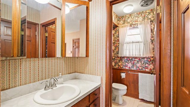 9600 Silver Lake Drive, Oklahoma City, OK 73162
