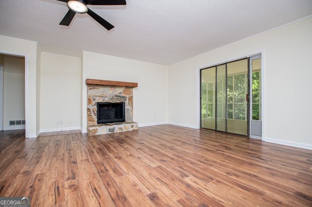 20 Meadowcliff Trail, Carrollton, GA 30116