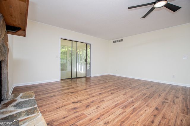 20 Meadowcliff Trail, Carrollton, GA 30116