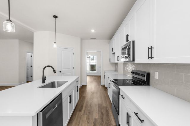 5021 Salient Dr, Spring Hill, TN 37174