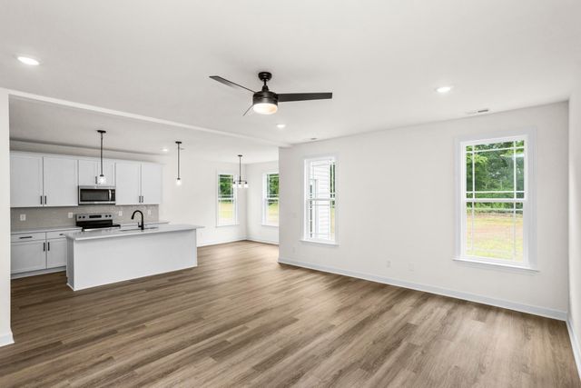 5021 Salient Dr, Spring Hill, TN 37174