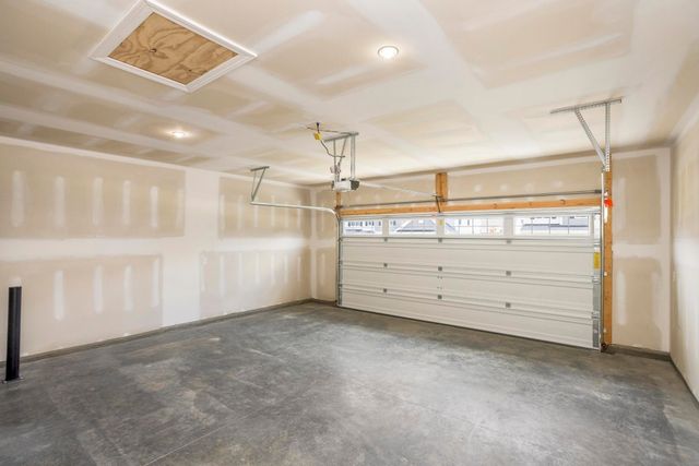 5021 Salient Dr, Spring Hill, TN 37174