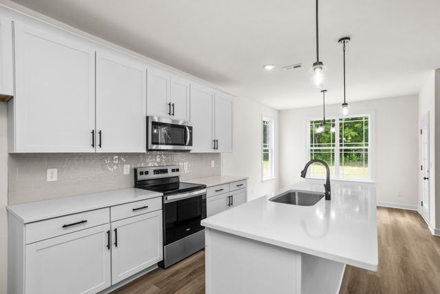 5021 Salient Dr, Spring Hill, TN 37174