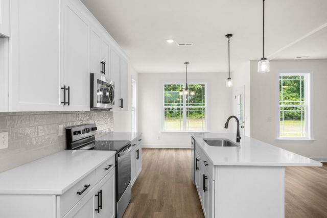 5021 Salient Dr, Spring Hill, TN 37174