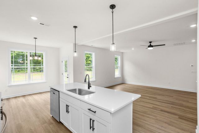 5021 Salient Dr, Spring Hill, TN 37174